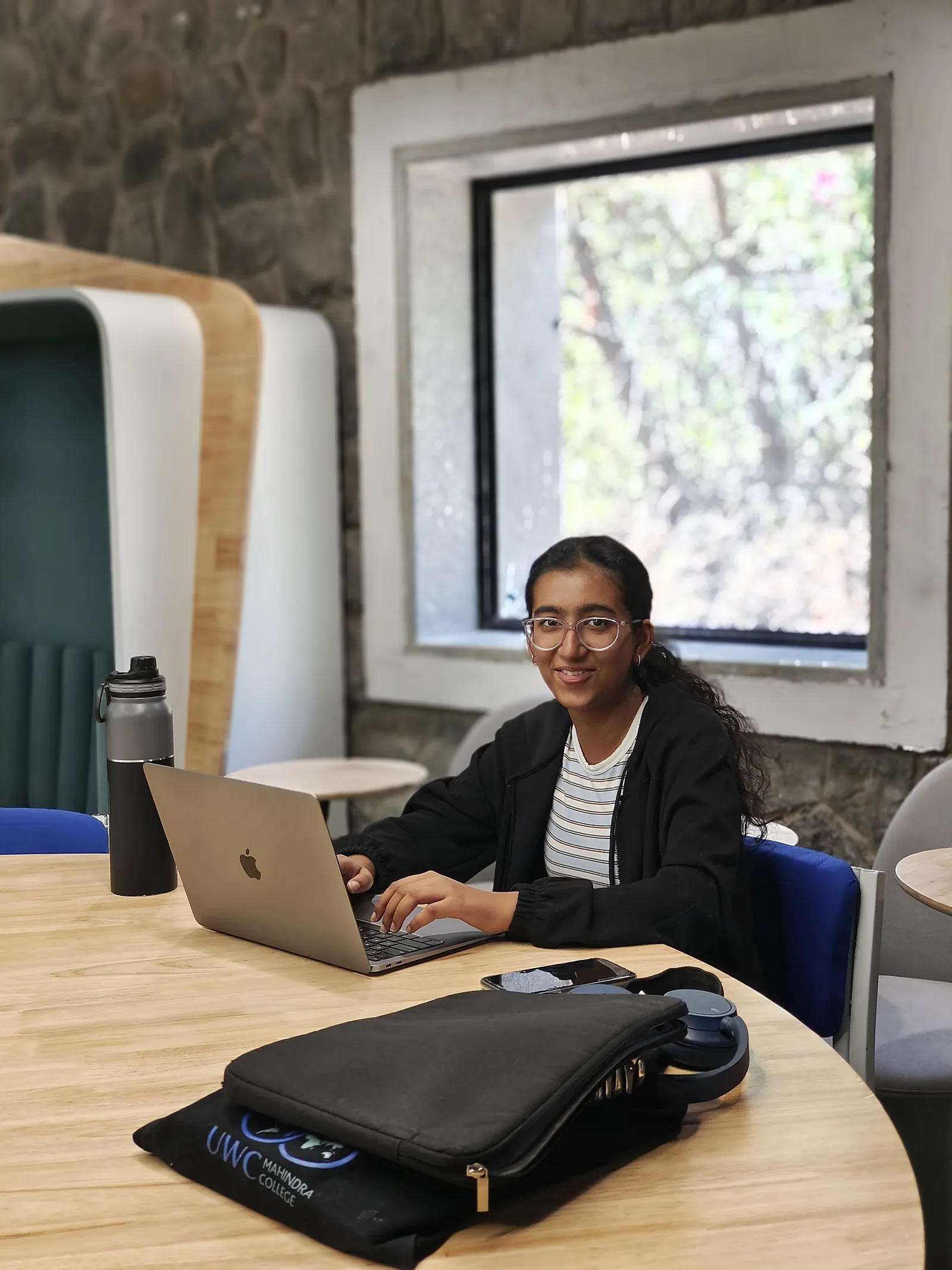 Studenty in Library